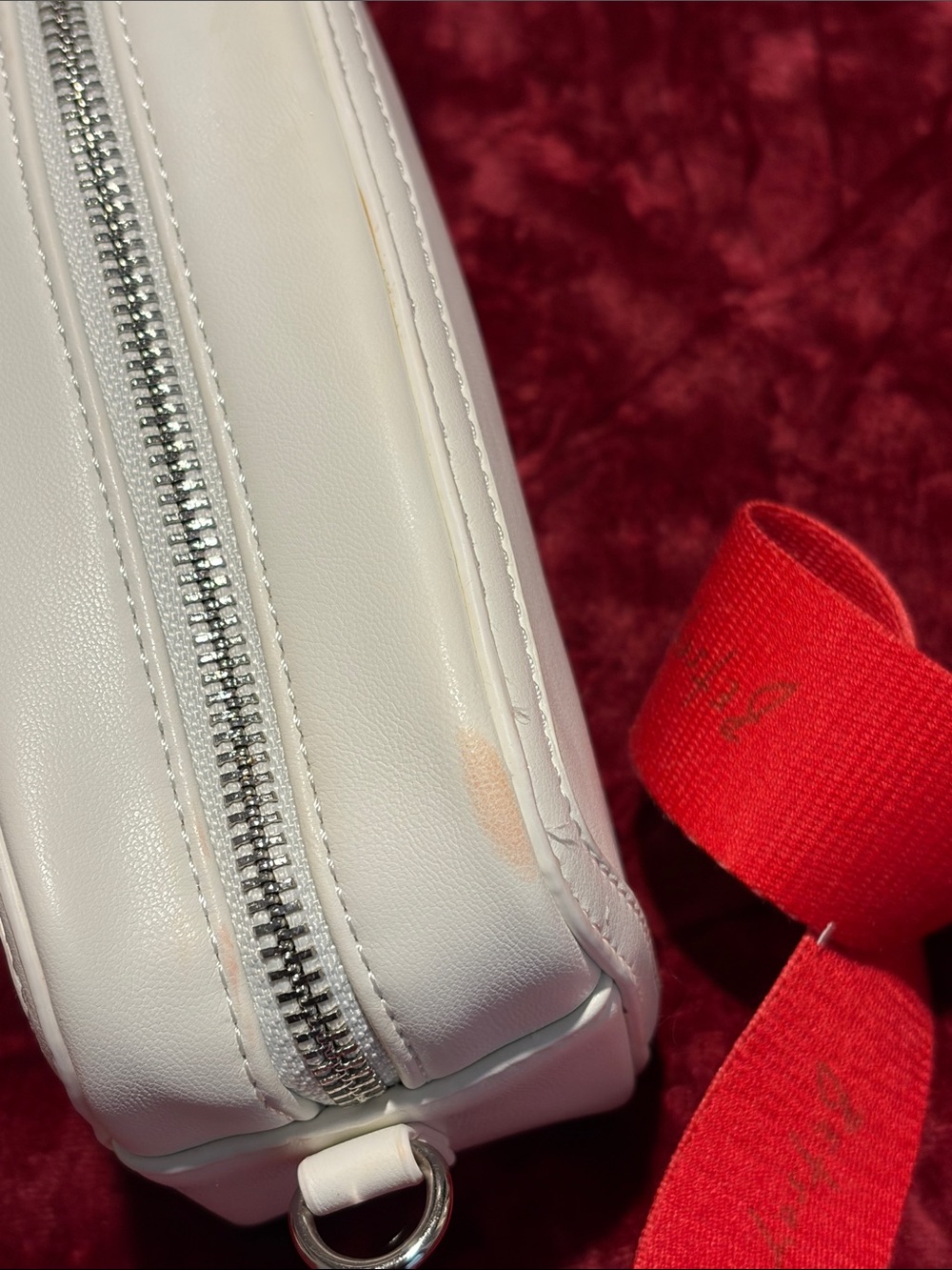 Betsy Johnson White Crossbody Bag with Red Heart Crystal Panel - Picture 4 of 4
